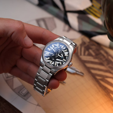 NM9016C-S8C-BK_BLEED-